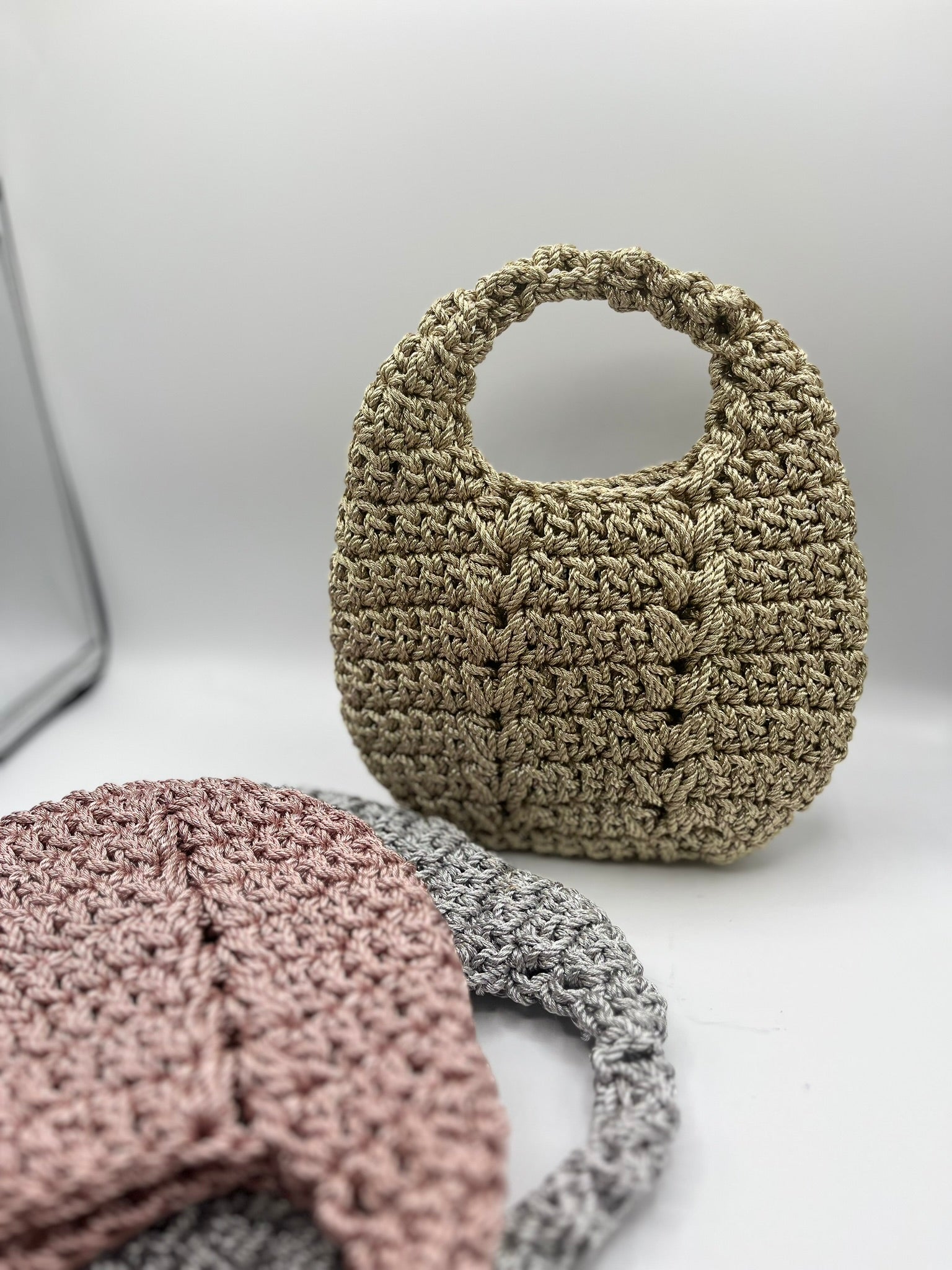 Bolso de Mano Kabosio Luna Metalizado Crochet Oro